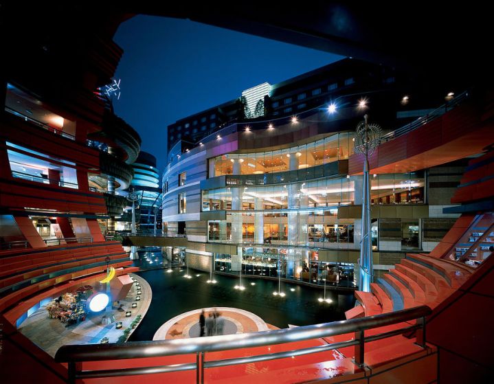 Canal-City-Japan__880