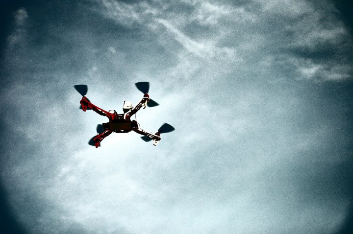 piloto de drones oficial