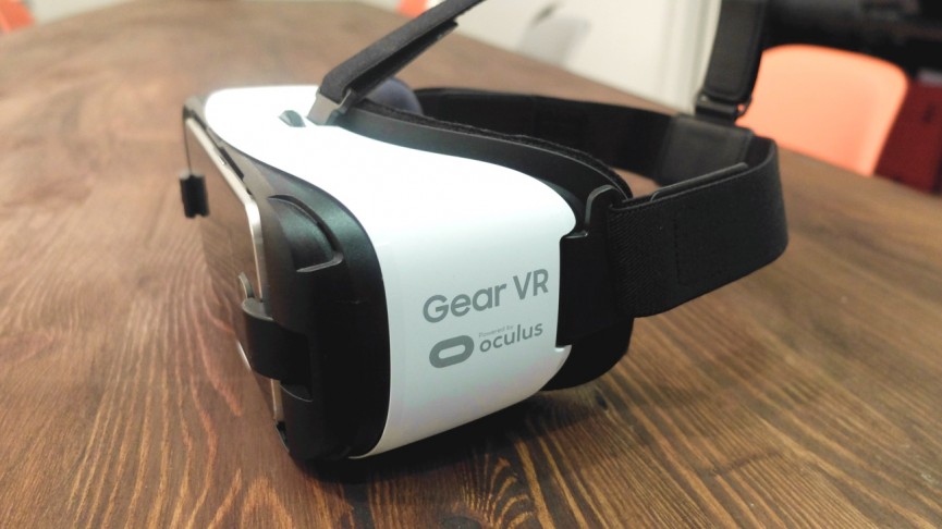 gear-vr-2-1450375271-L1eD-column-width-inline.jpg