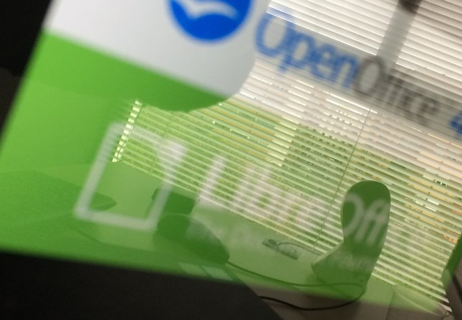 logotipos-de-openoffice-y-libreoffice